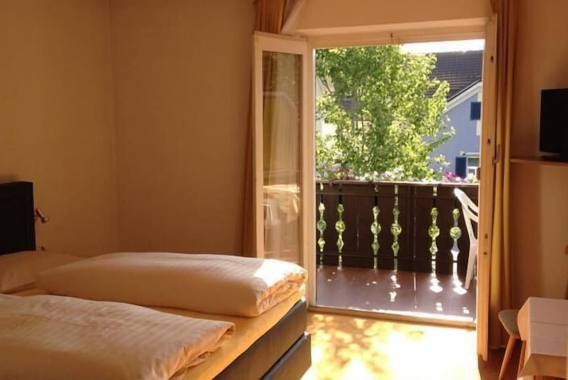 בית מלון כפרי Pension Schweitzer