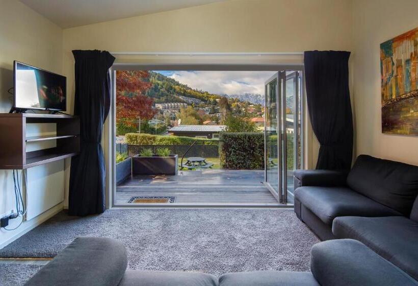 酒店 Pinewood Queenstown