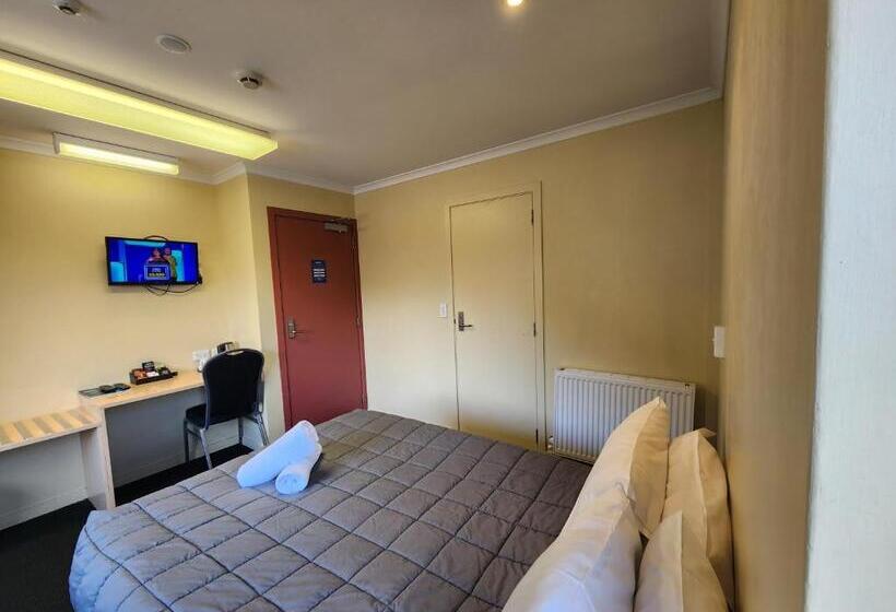 酒店 Pinewood Queenstown