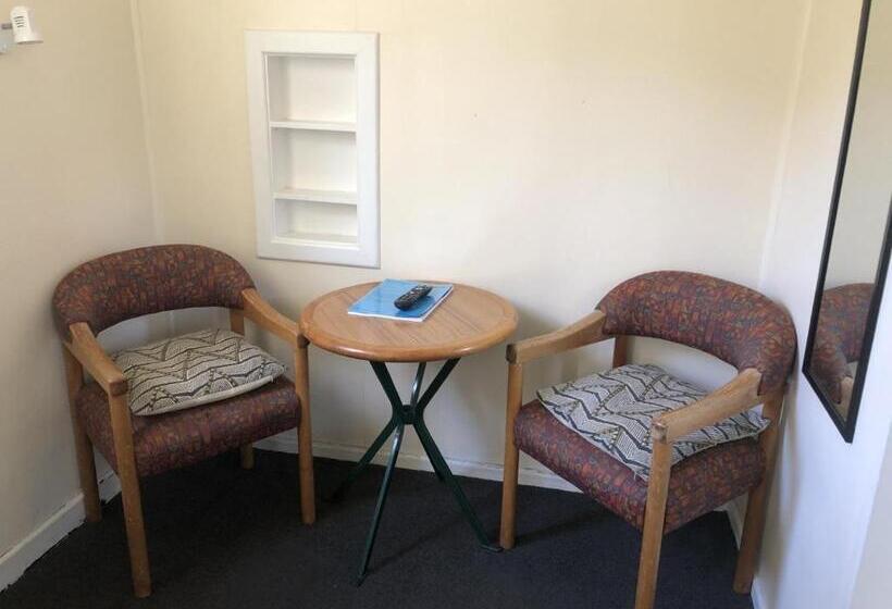 酒店 Pinewood Queenstown