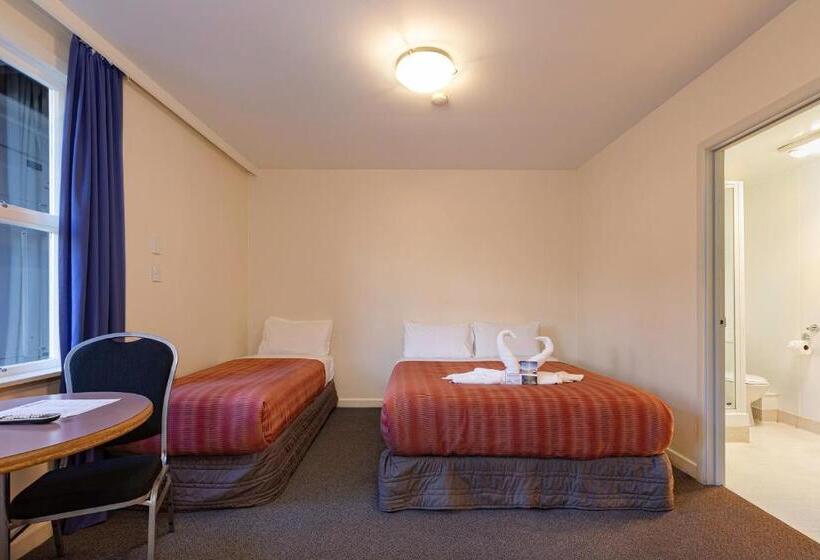 酒店 Pinewood Queenstown