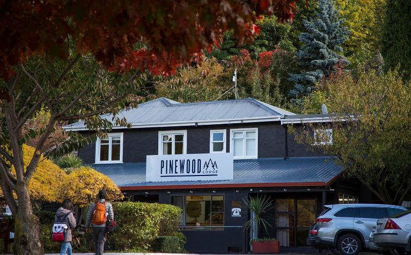 酒店 Pinewood Queenstown