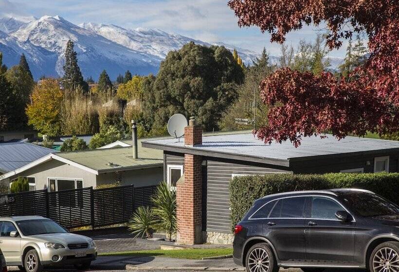 酒店 Pinewood Queenstown