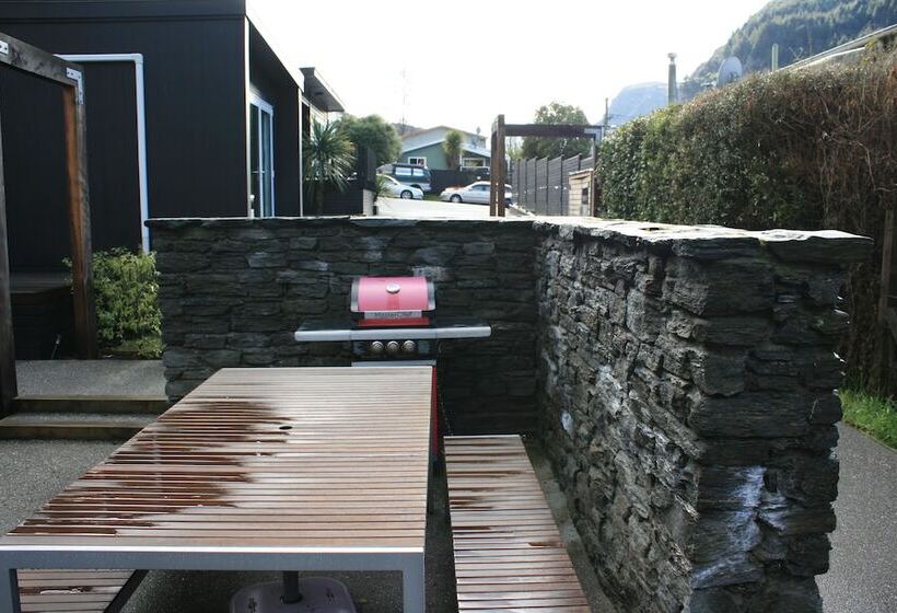 酒店 Pinewood Queenstown