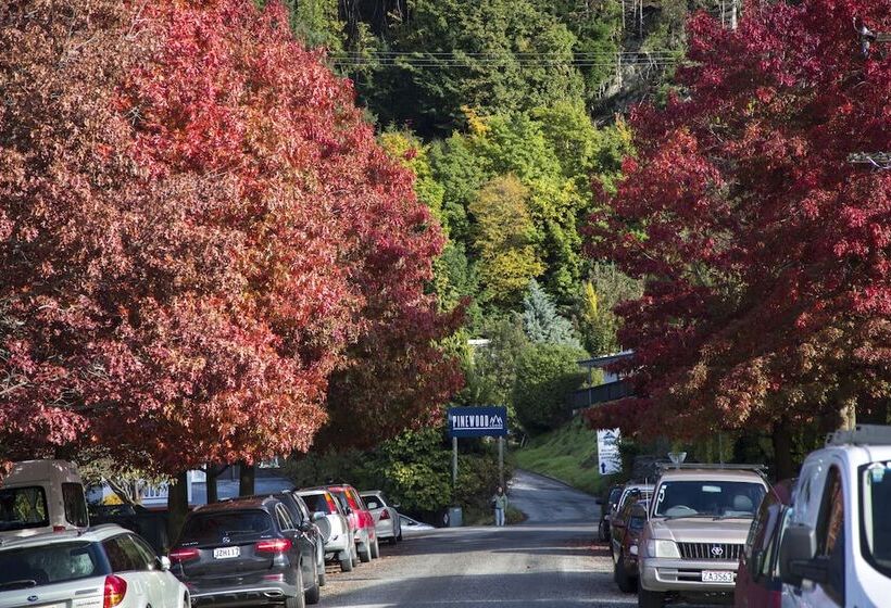 酒店 Pinewood Queenstown