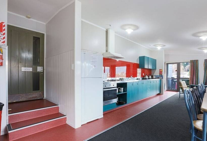 酒店 Pinewood Queenstown