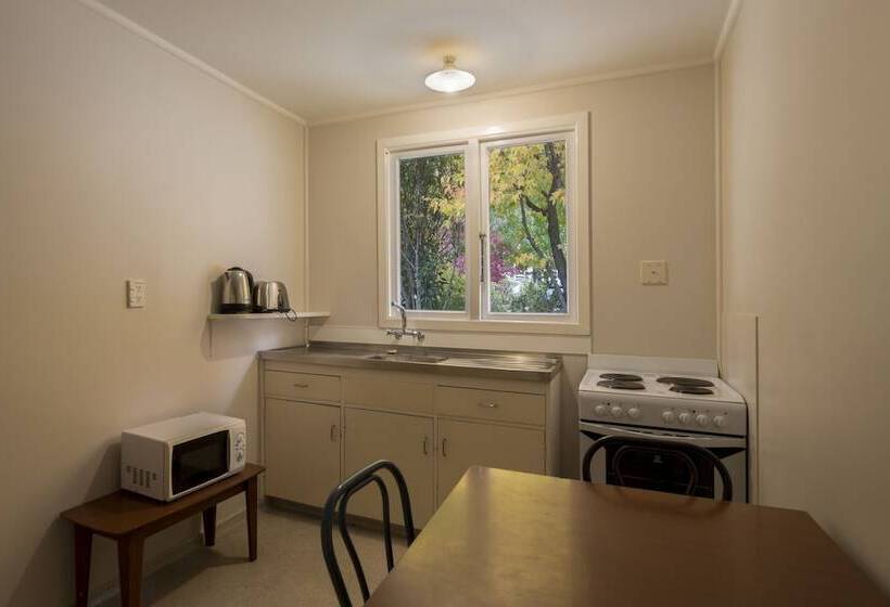 酒店 Pinewood Queenstown