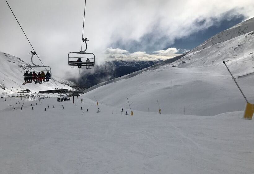 酒店 Pinewood Queenstown