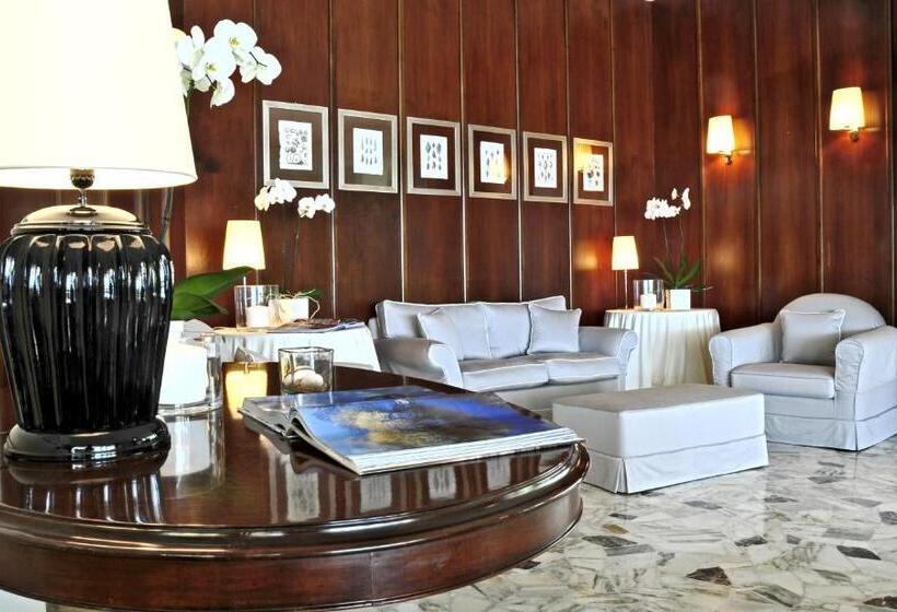 فندق Plaza Esplanade