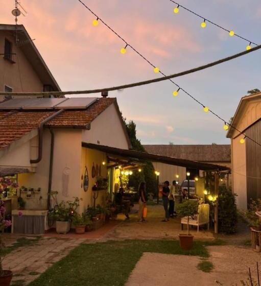 هتل Podere Montecorno