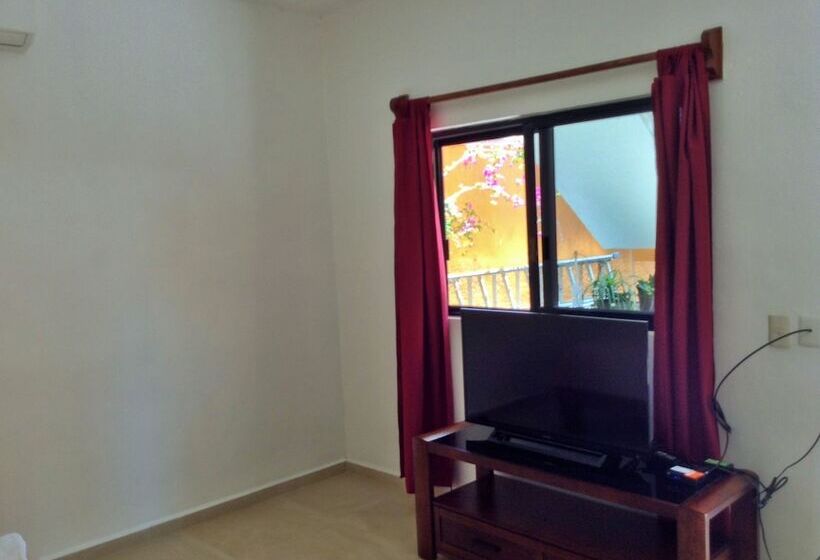 هتل Posada Malix Pek