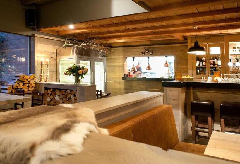 호텔 & Restaurant Meneer Van Eijck