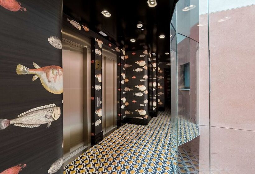 Отель Room Mate Anna