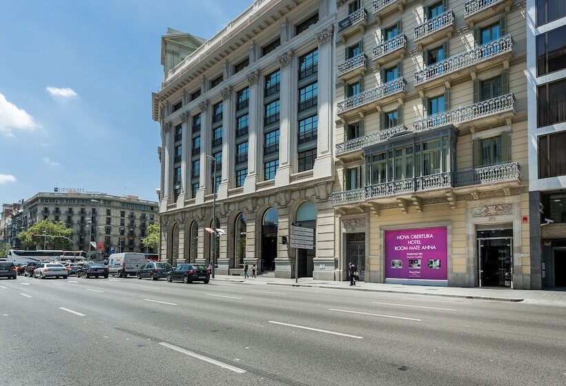 Отель Room Mate Anna