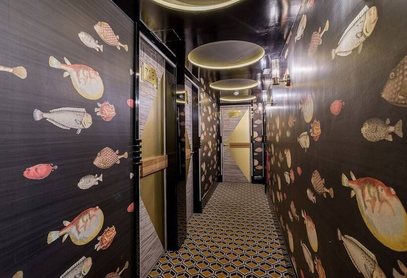 Отель Room Mate Anna