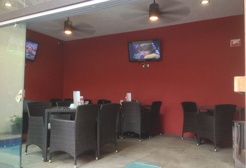 Отель San Xavier