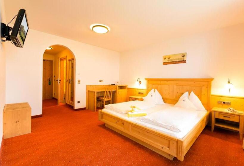 호텔 Schneeberg Family Spa Resort