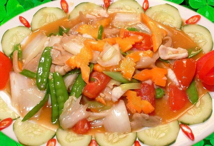 호텔 Sibayak Internasional