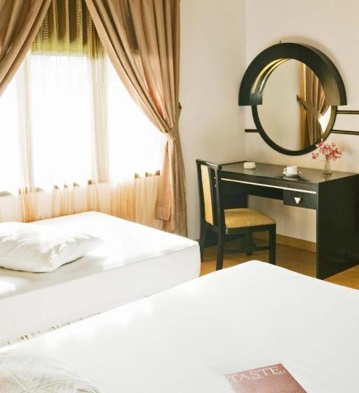 هتل Sibayak Internasional