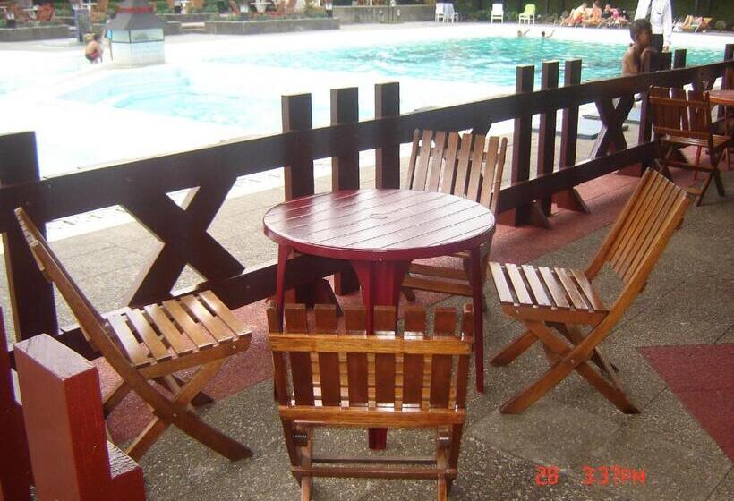 호텔 Sibayak Internasional