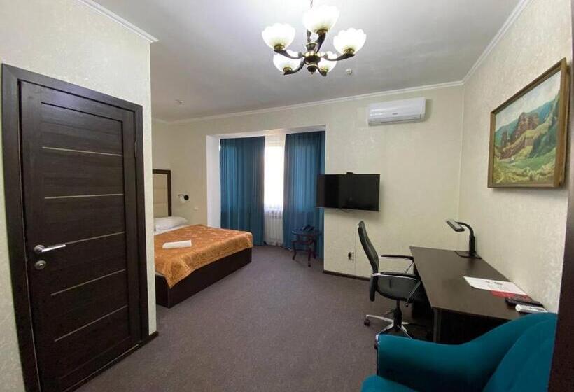 هتل Silk Road Lodge