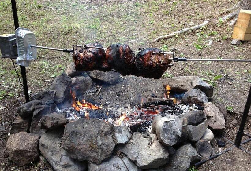 בית מלון כפרי Silvern Lake Trail Bed And Breakfast