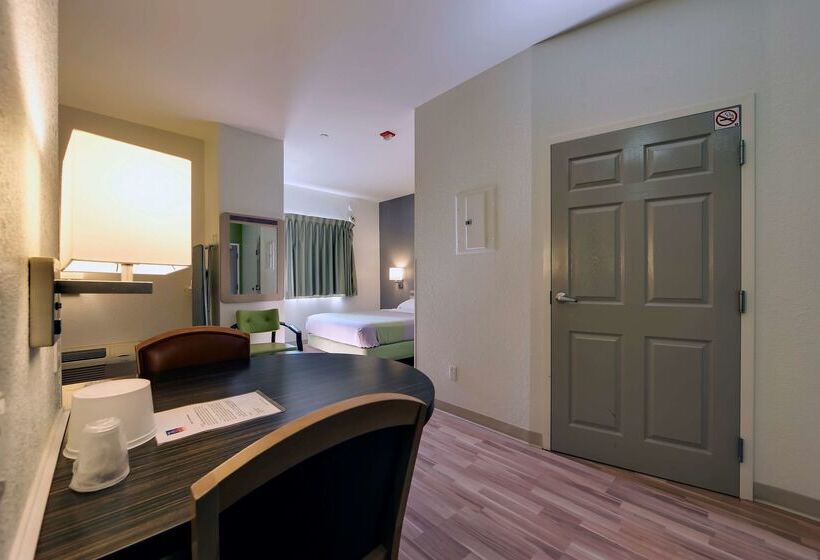 ホテル Studio 6 Toronto   Mississauga With Kitchenettes