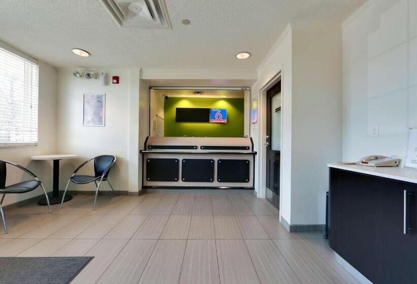 ホテル Studio 6 Toronto   Mississauga With Kitchenettes