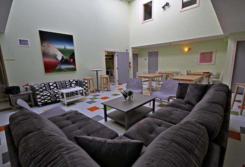 ホテル The Cube In Revelstoke