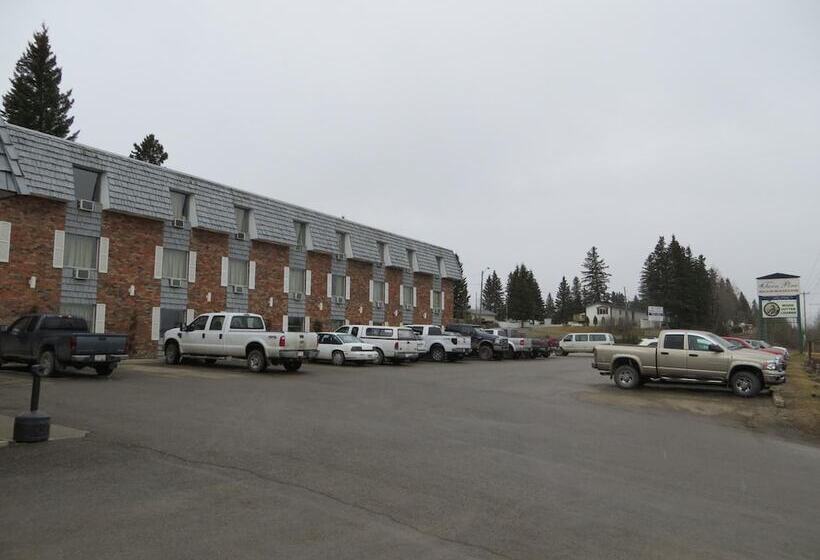 בית מלון כפרי Twin Pine Inn & Suites