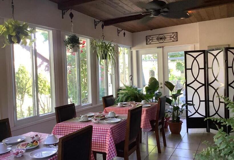 ホテル Via Veneto Old Town