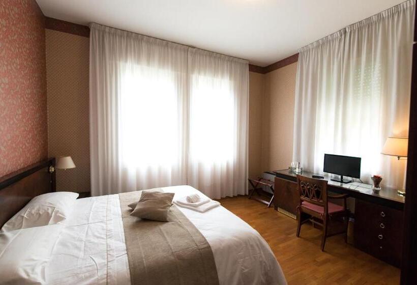 فندق Villa Lussana