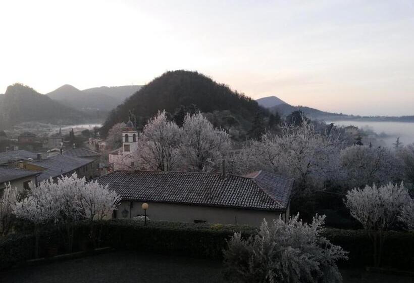 فندق Villa Lussana