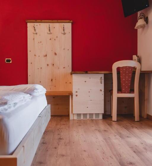 בית מלון כפרי Zirmes