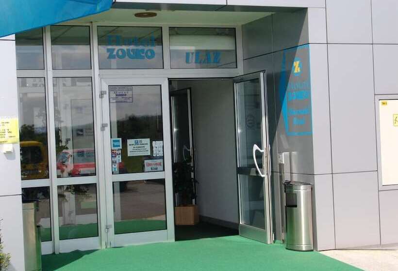 ホテル Zovko