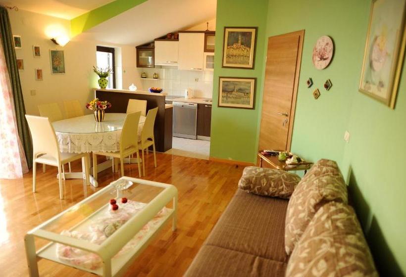 Apartments&rooms Jelavić