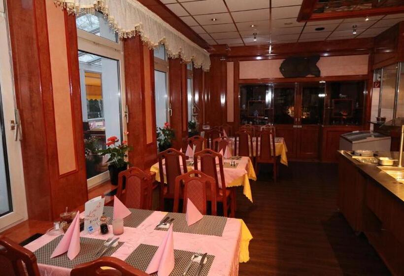 هتل Neo Cologne Bonn Airport