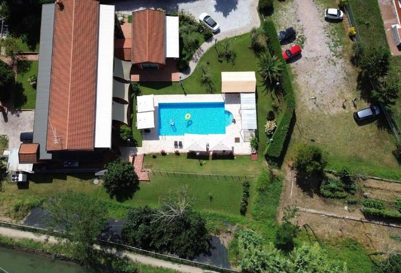 هتل Albergo La Luna