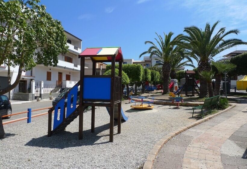 Отель Alexander