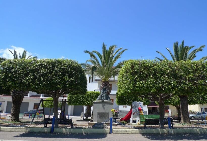 Отель Alexander