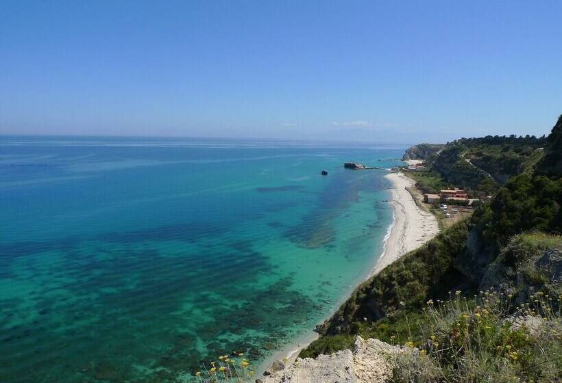 Отель Alexander