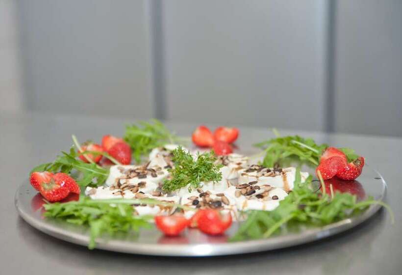 Отель Almhostel