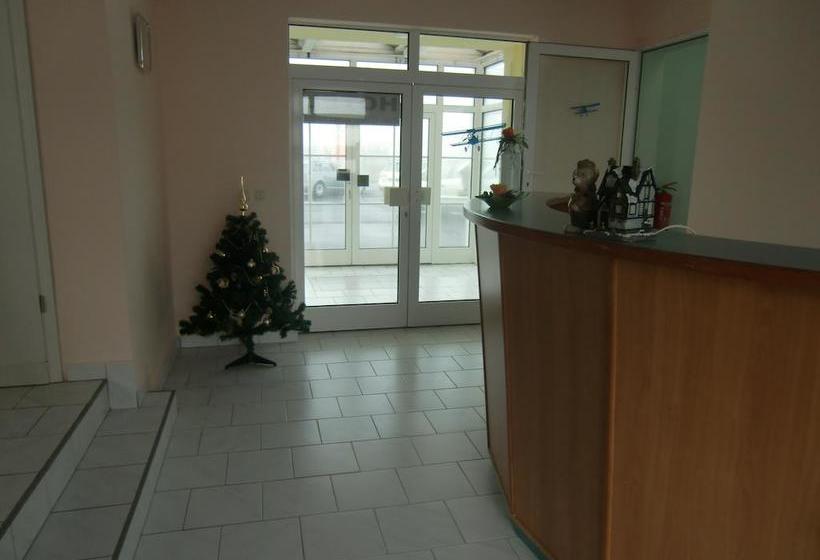 فندق Am Flugplatz