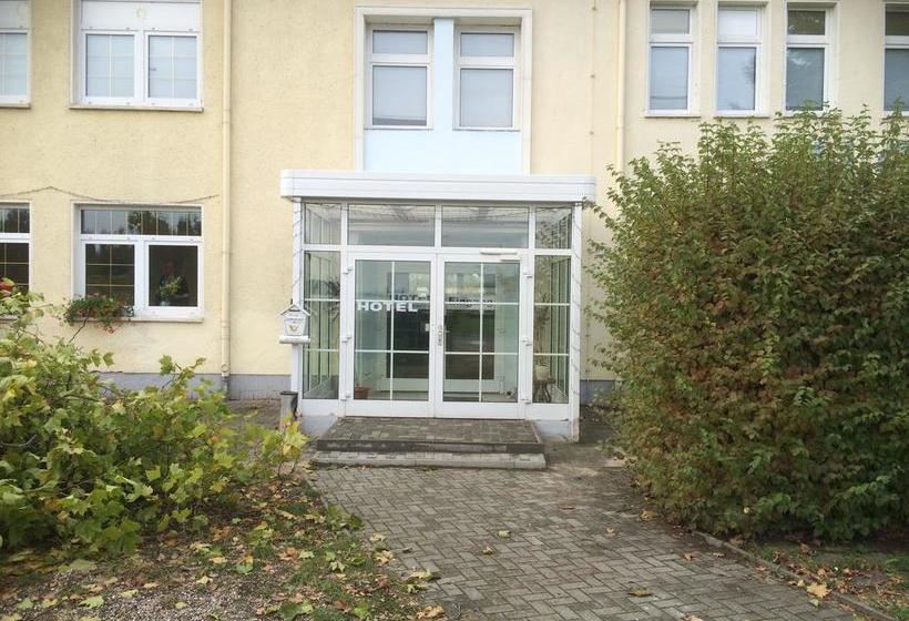 فندق Am Flugplatz