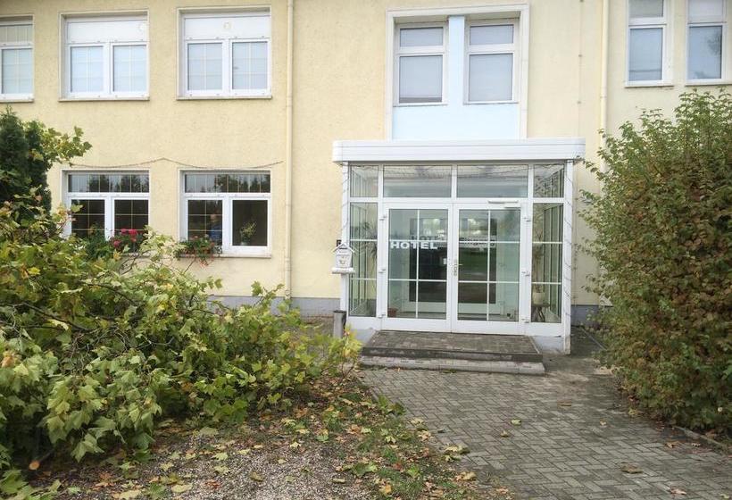 فندق Am Flugplatz