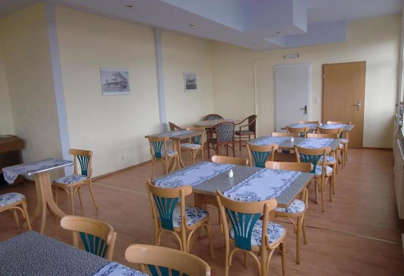 فندق Am Flugplatz