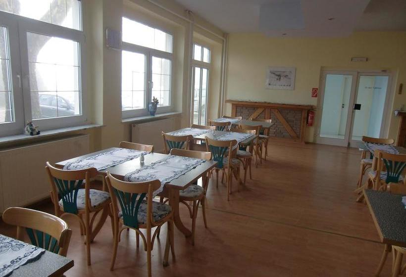 فندق Am Flugplatz