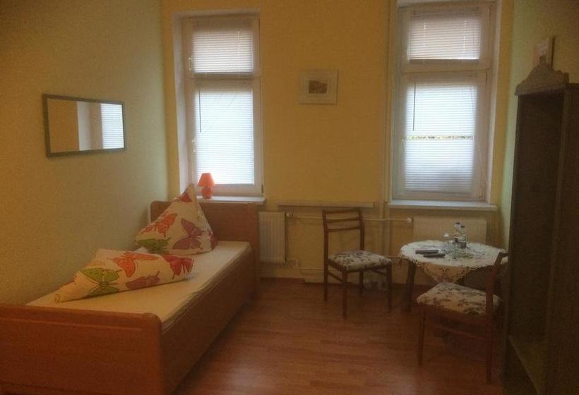 فندق Am Flugplatz