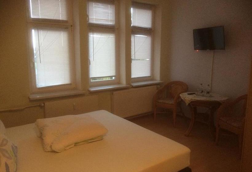 فندق Am Flugplatz