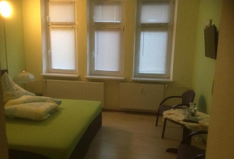 فندق Am Flugplatz